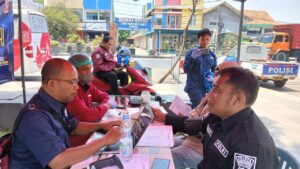 Mbminvestigasi.com | HUT Humas Polri ke-75, Polres Pasuruan Gelar Bakti Sosial Donor Darah di Bangil