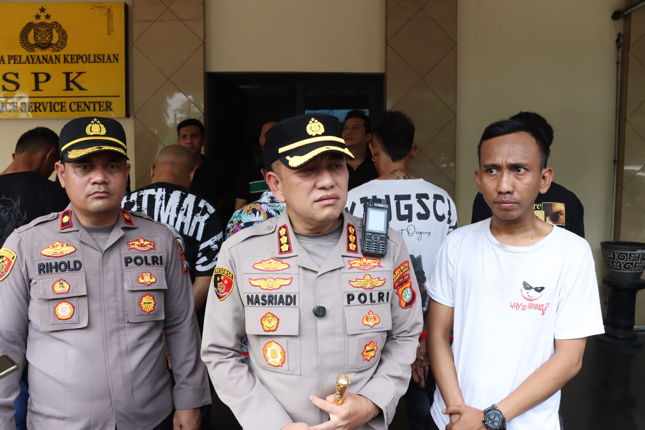 Mbminvestigasi.com | Cegat dan Ancam Pengendara di Kalideres, Lima Orang Debt Collector diamankan Polisi