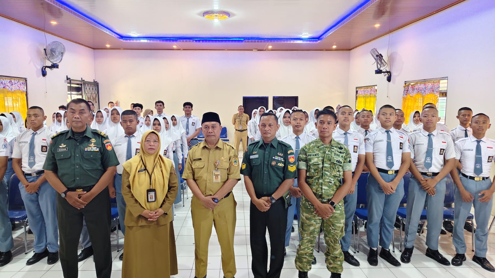 Mbminvestigasi.com | Satgas TMMD Kodim Boyolali Sosialisasikan Rekrutmen TNI AD 2027, Ajak Generasi Muda Raih Cita-Cita Mbminvestigasi.com | Satgas TMMD Kodim Boyolali Sosialisasikan Rekrutmen TNI AD 2027, Ajak Generasi Muda Raih Cita-Cita