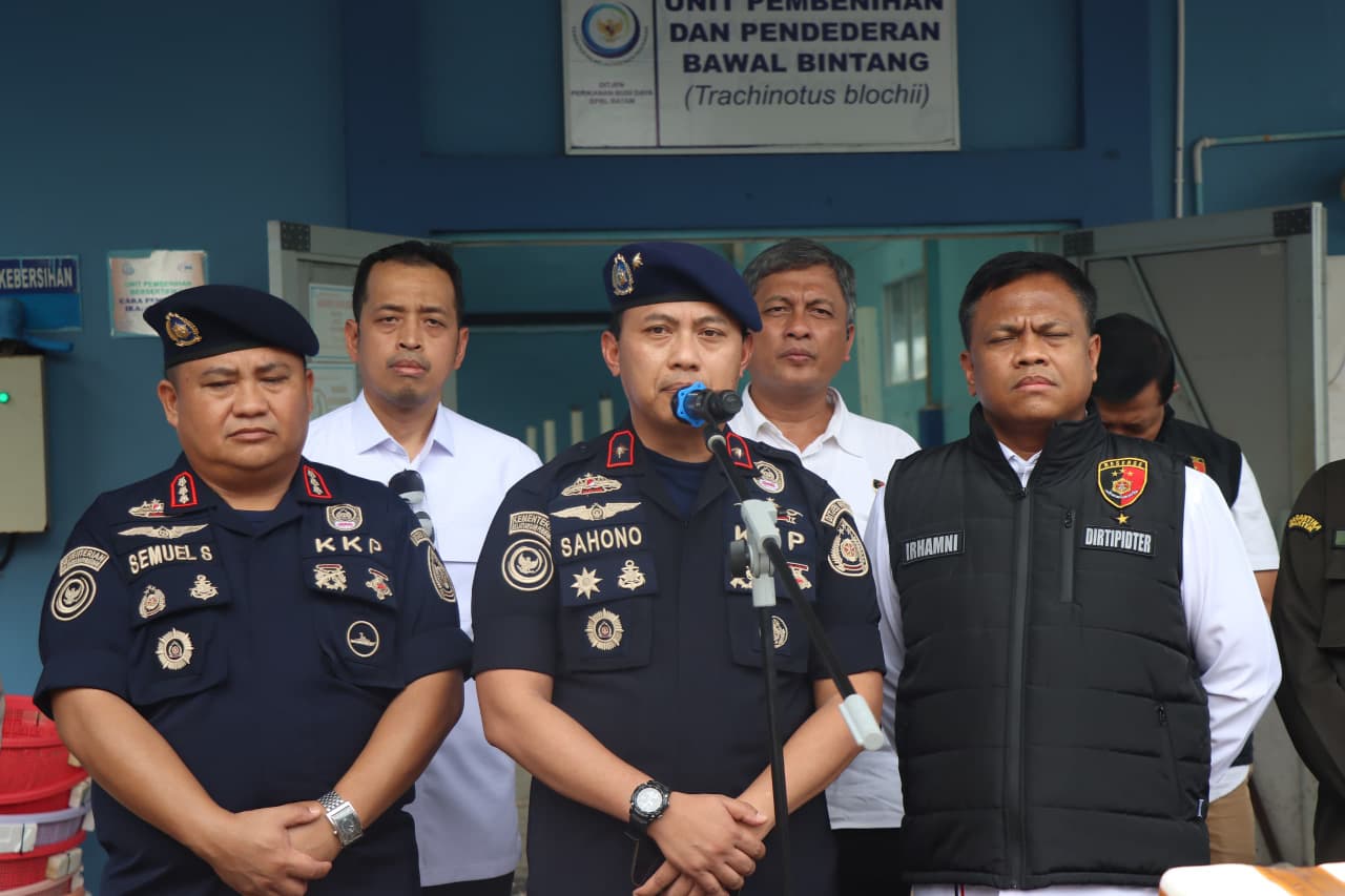 Mbminvestigasi.com | 73.477 BENIH BENING LOBSTER DIBUDIDAYAKAN DI BATAM, DITTIPIDTER BARESKRIM POLRI BERHASIL UNGKAP DUGAAN PENYELUNDUPAN Mbminvestigasi.com | 73.477 BENIH BENING LOBSTER DIBUDIDAYAKAN DI BATAM, DITTIPIDTER BARESKRIM POLRI BERHASIL UNGKAP DUGAAN PENYELUNDUPAN