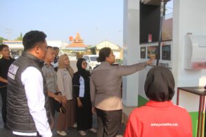 Mbminvestigasi.com | Kapolres Probolinggo Cek SPBU, Pastikan Pelayanan Tertib dan Stok BBM Tersedia