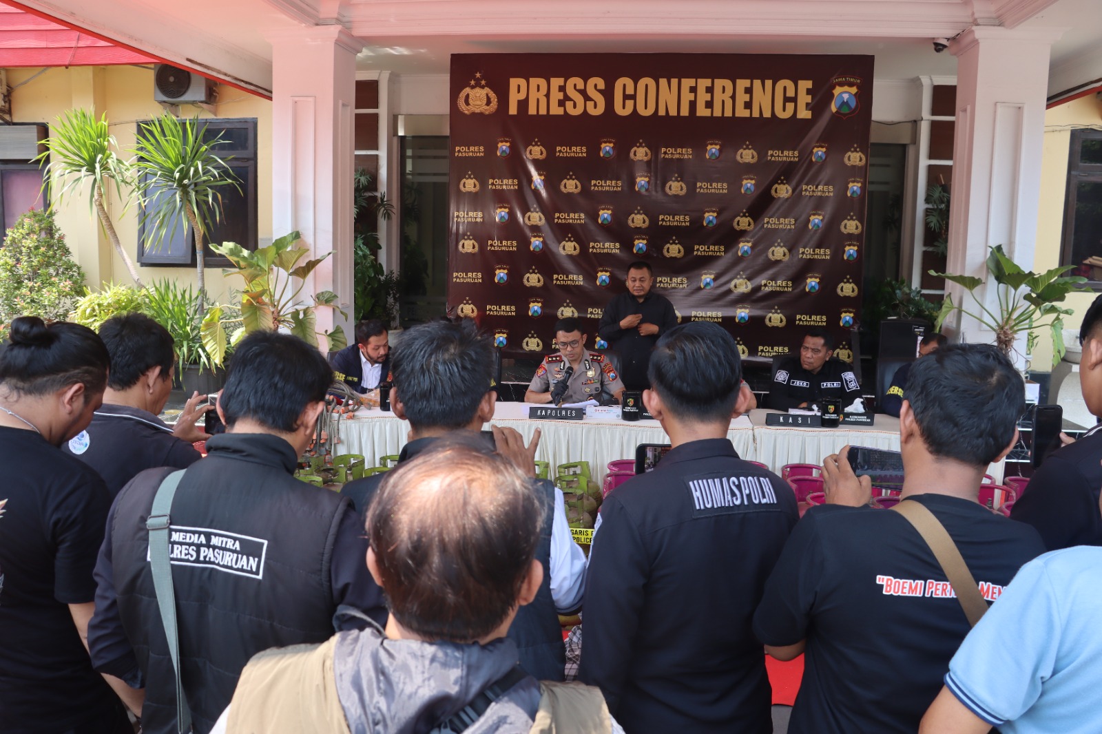 Mbminvestigasi.com | Polres Pasuruan Ungkap Dugaan Penyalahgunaan Pertalite Subsidi, Tersangka Gunakan Lima Barcode MyPertamina Milik Keluarga
