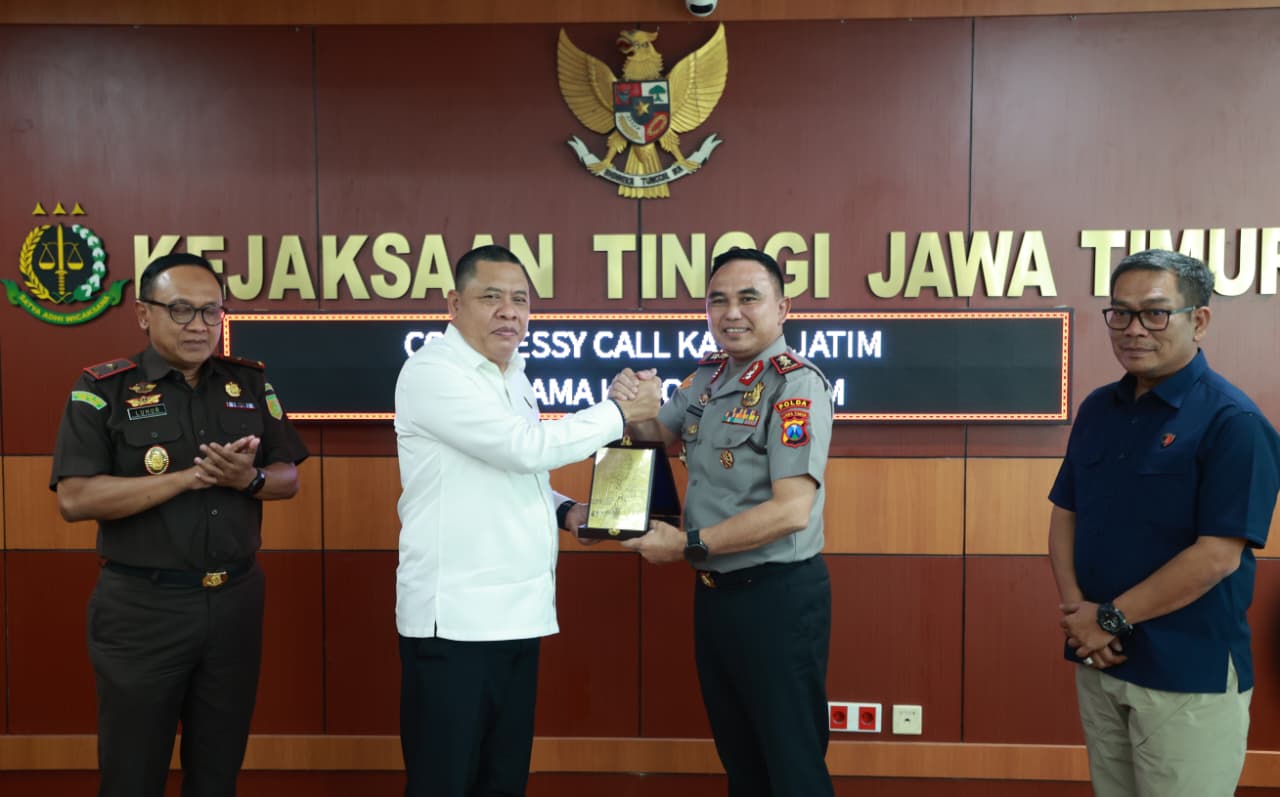 Mbminvestigasi.com | Perkuat Sinergi Penegakan Hukum, Kapolda Jatim Gelar Courtesy Call ke Kajati Mbminvestigasi.com | Perkuat Sinergi Penegakan Hukum, Kapolda Jatim Gelar Courtesy Call ke Kajati