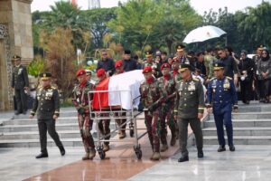 Mbminvestigasi.com | Rangkaian Penghormatan Terakhir TNI AD untuk Mantan Kasad Subagyo Hadi Siswoyo