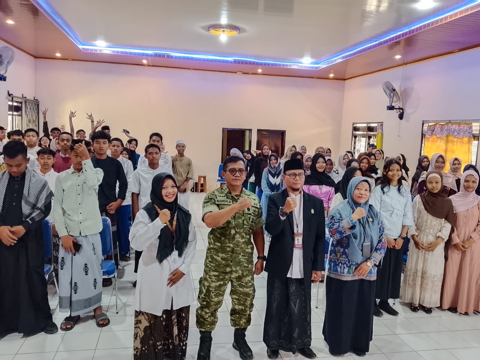 Mbminvestigasi.com | Satgas TMMD Sengkuyung Boyolali Bekali Pelajar Edukasi Pencegahan Pernikahan Dini dan Bahaya Narkoba Mbminvestigasi.com | Satgas TMMD Sengkuyung Boyolali Bekali Pelajar Edukasi Pencegahan Pernikahan Dini dan Bahaya Narkoba