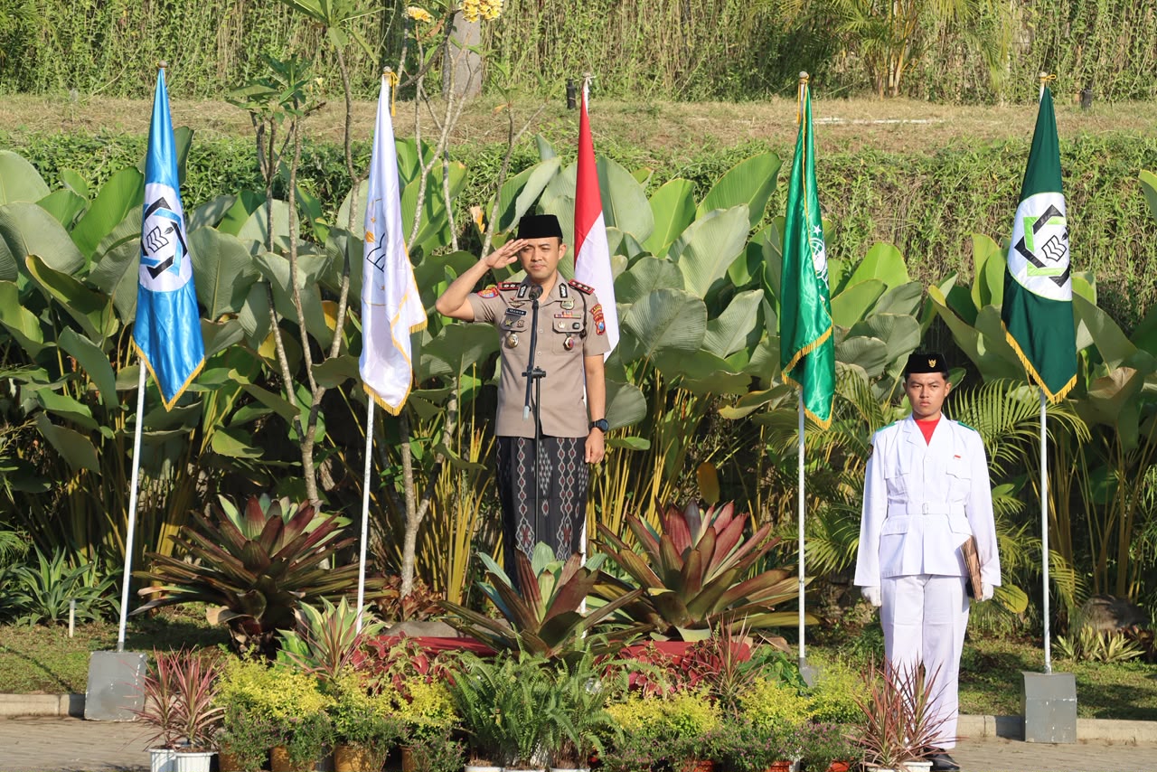 Mbminvestigasi.com | Hari Santri Nasional, Kapolres Pasuruan Ingatkan Pelajar Bahaya Narkoba hingga Perundungan Mbminvestigasi.com | Hari Santri Nasional, Kapolres Pasuruan Ingatkan Pelajar Bahaya Narkoba hingga Perundungan