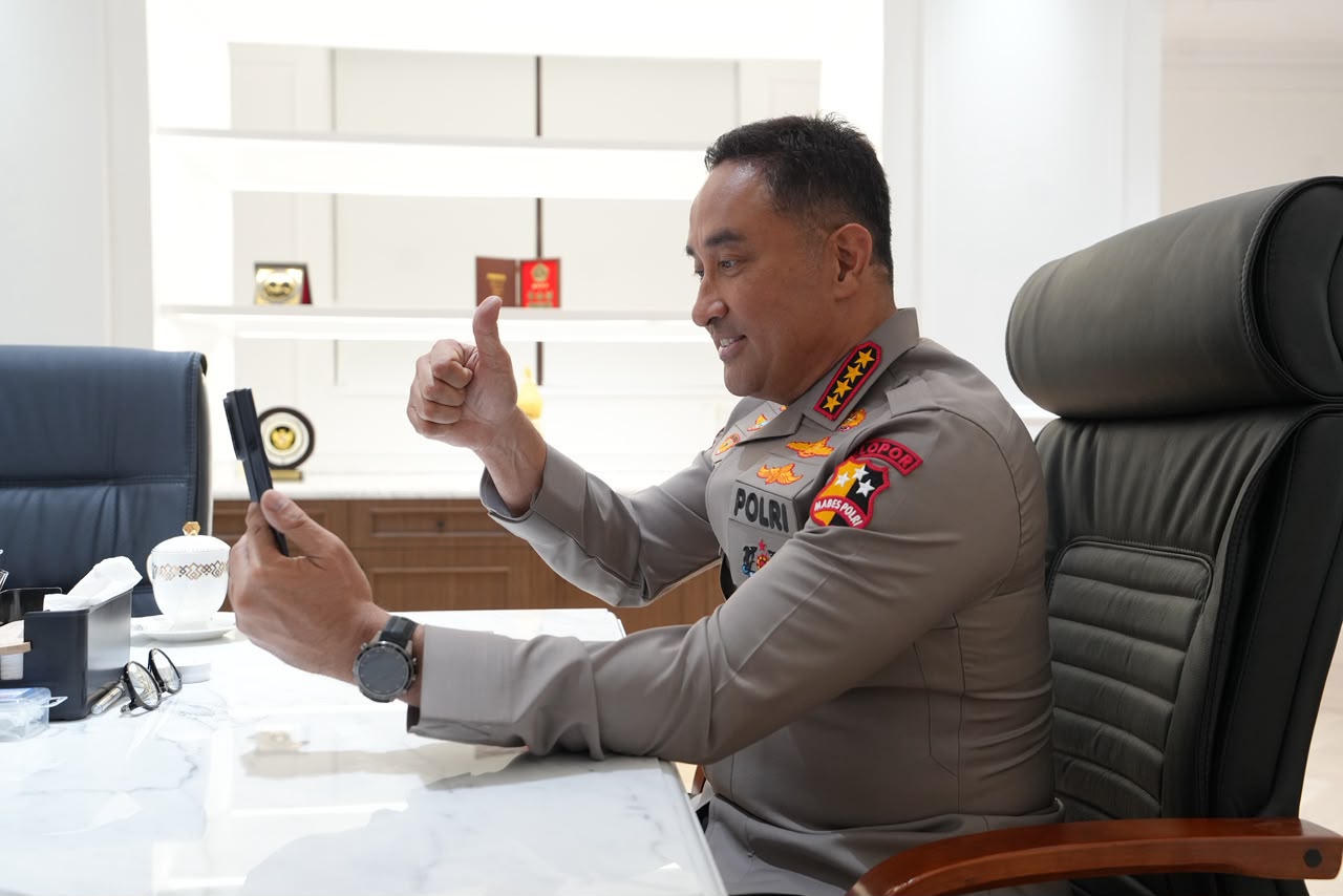 Mbminvestigasi.com | Kapolri Suyudi Beri Dukungan kepada Iptu Agus yang Alami ISPA saat Bertugas Padamkan Karhutla Mbminvestigasi.com | Kapolri Suyudi Beri Dukungan kepada Iptu Agus yang Alami ISPA saat Bertugas Padamkan Karhutla