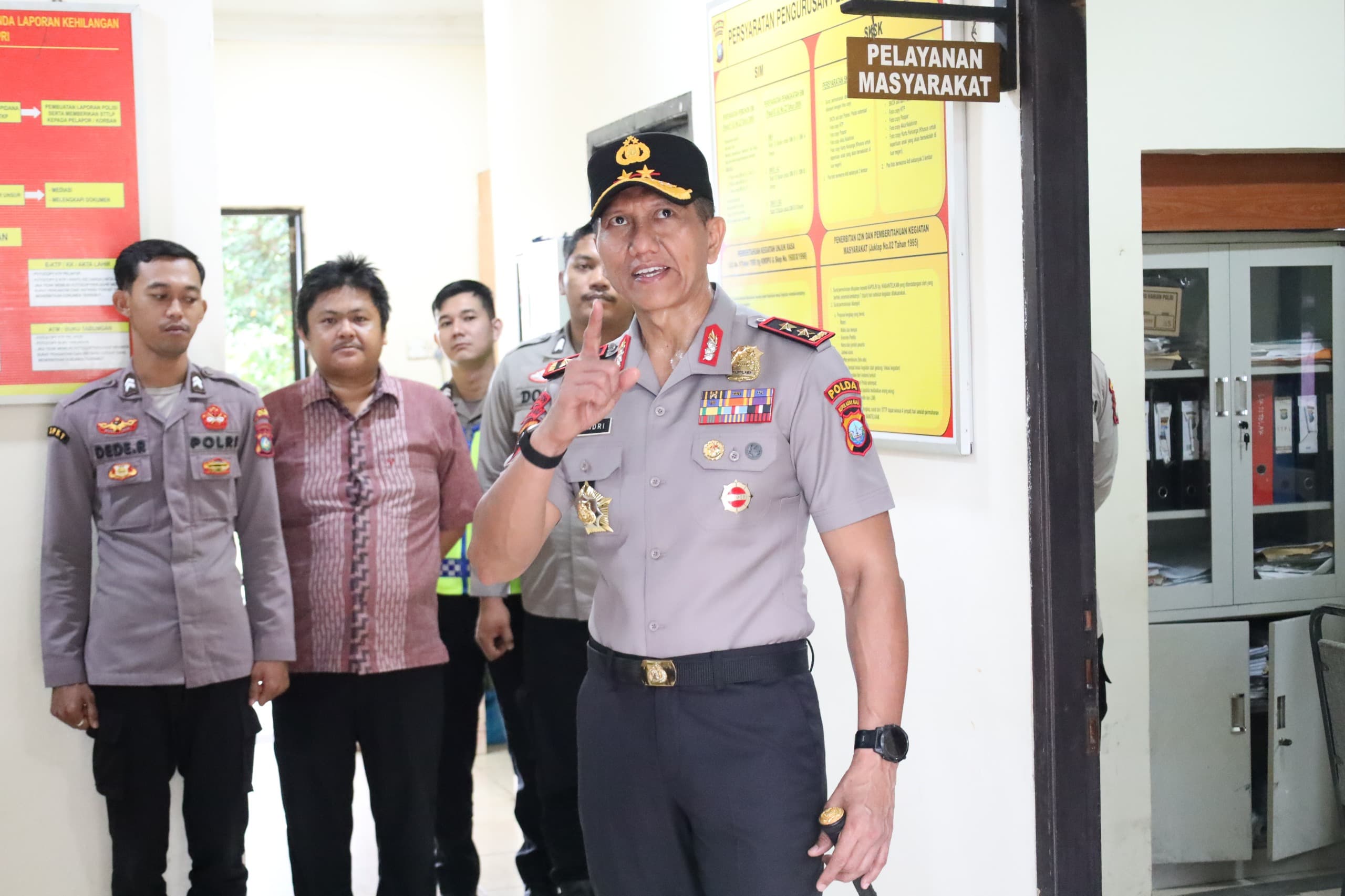 Mbminvestigasi.com | KAPOLDA KEPRI PASTIKAN KESIAPAN SPKT DAN LAYANAN 110 DALAM MELAYANI MASYARAKAT Mbminvestigasi.com | KAPOLDA KEPRI PASTIKAN KESIAPAN SPKT DAN LAYANAN 110 DALAM MELAYANI MASYARAKAT