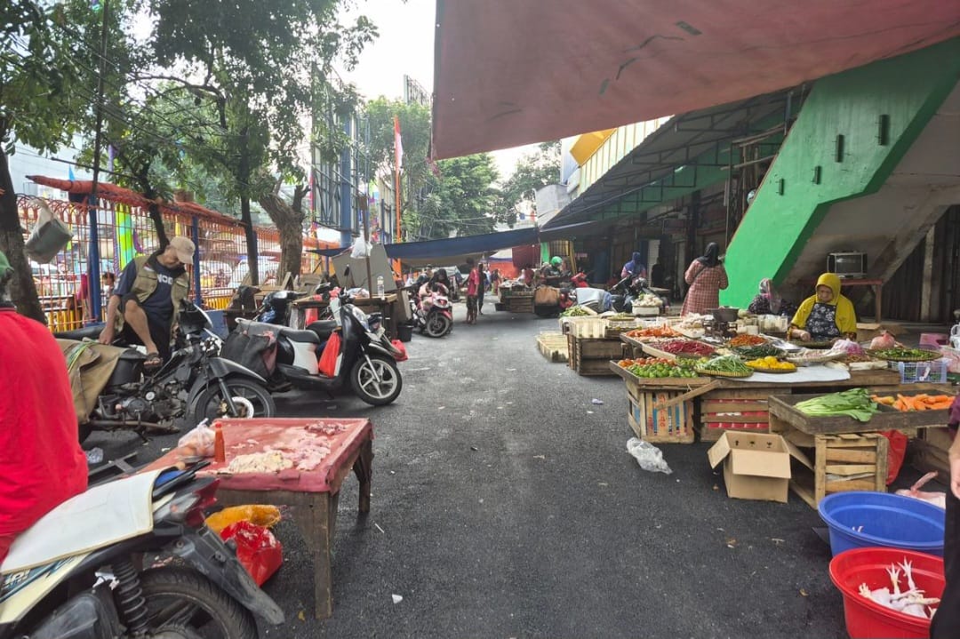 Mbminvestigasi.com | Ketika Kepala Pasar Palmerah Hilang Arah Mbminvestigasi.com | Ketika Kepala Pasar Palmerah Hilang Arah