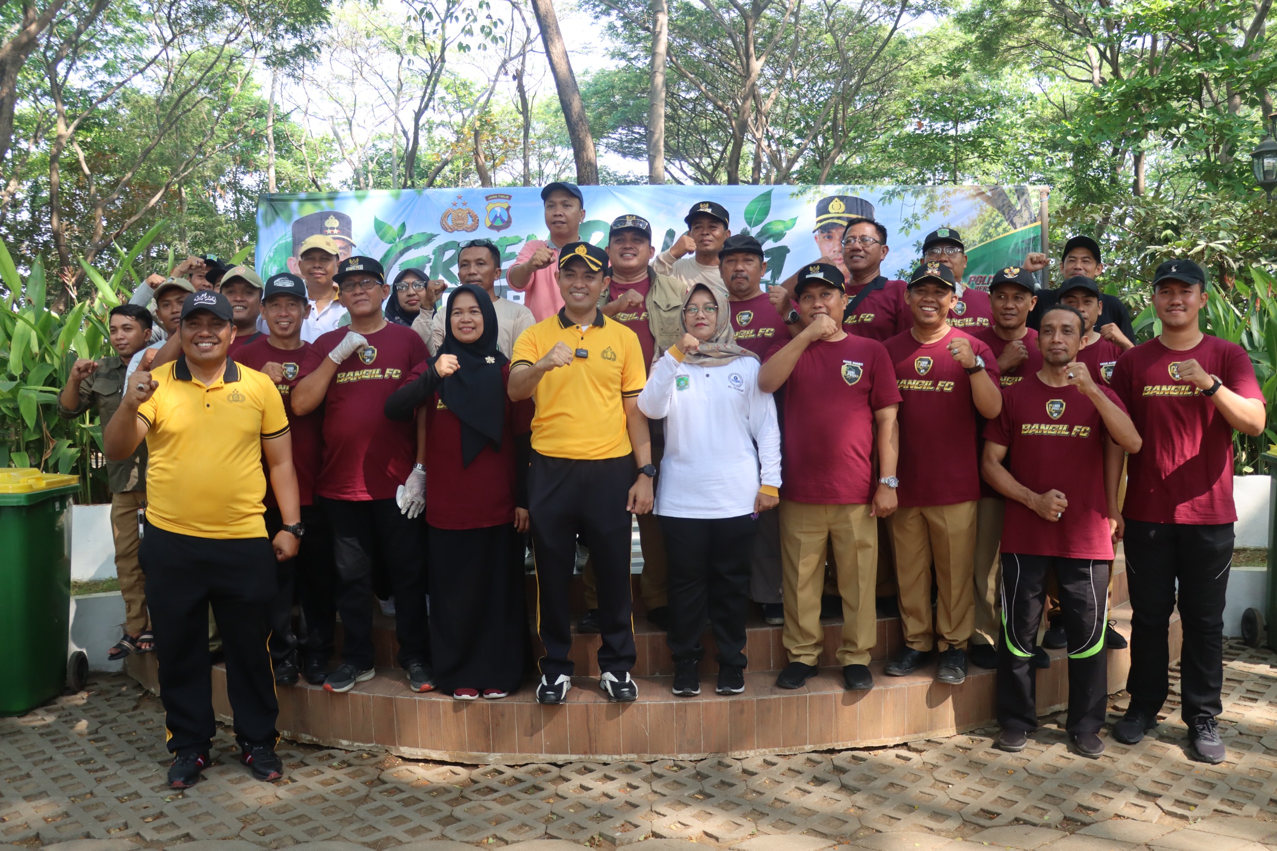 Mbminvestigasi.com | Green Policing, Polres Pasuruan Ajak Masyarakat Jaga Kelestarian Lingkungan di Hutan Kota Bangil Mbminvestigasi.com | Green Policing, Polres Pasuruan Ajak Masyarakat Jaga Kelestarian Lingkungan di Hutan Kota Bangil
