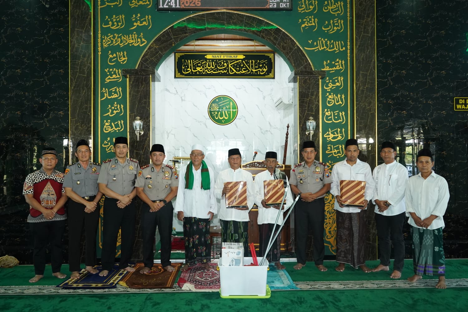 Mbminvestigasi.com | Jumling Polres Kediri, Kapolres Kediri Ajak Warga Jadi Agen Kamtibmas Mbminvestigasi.com | Jumling Polres Kediri, Kapolres Kediri Ajak Warga Jadi Agen Kamtibmas