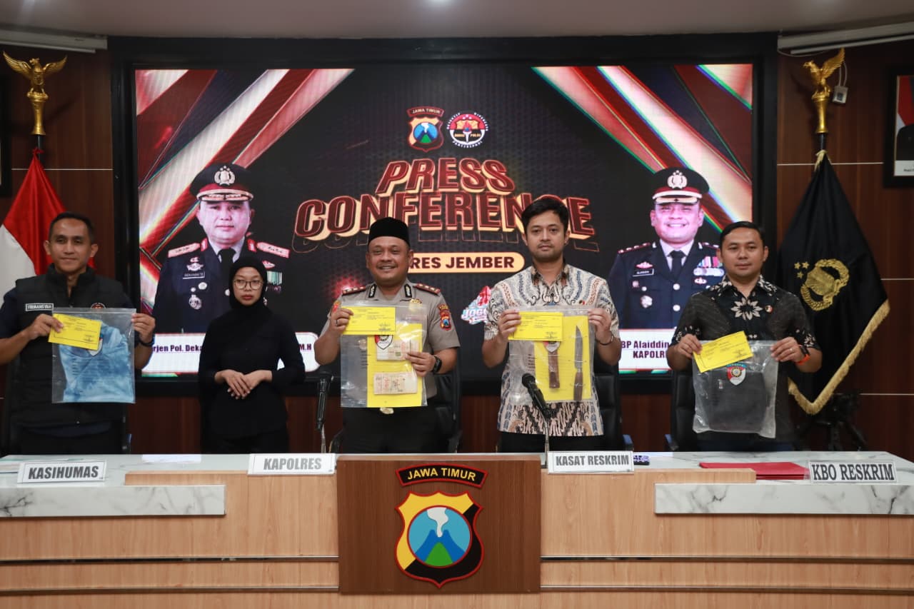 Mbminvestigasi.com | Kurang dari 24 Jam, Polres Jember Tangkap Dua Terduga Perampok Toko Emas Mbminvestigasi.com | Kurang dari 24 Jam, Polres Jember Tangkap Dua Terduga Perampok Toko Emas