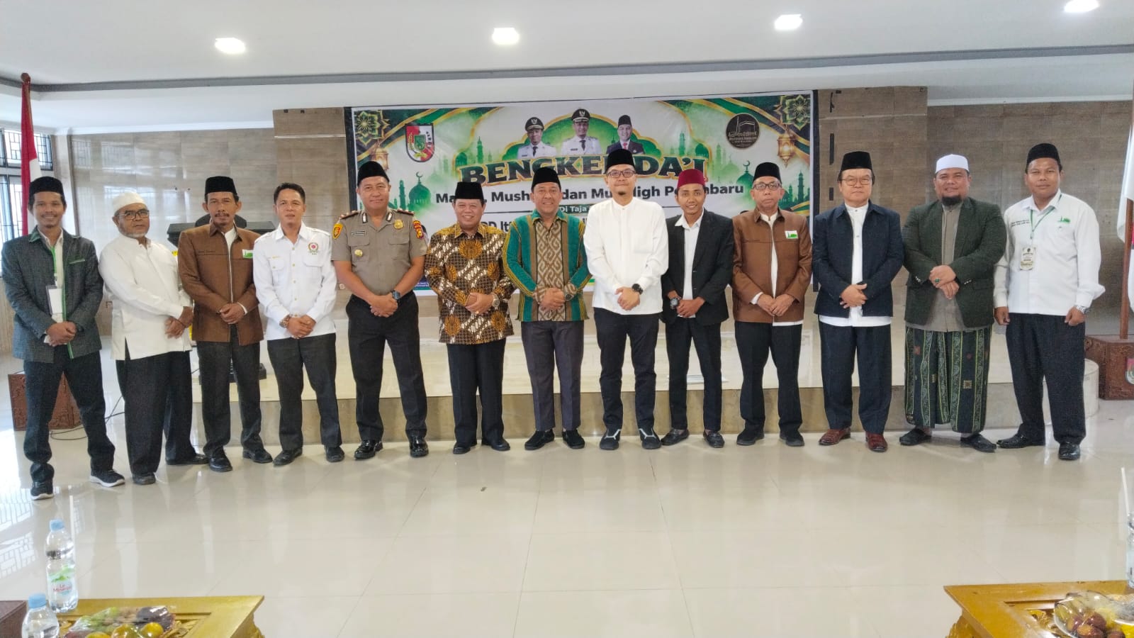 Mbminvestigasi.com | Pemko Pekanbaru Apresiasi Bengkel Da’i DPD IM, Dorong Dai Jadi Mitra Pembangunan Mbminvestigasi.com | Pemko Pekanbaru Apresiasi Bengkel Da’i DPD IM, Dorong Dai Jadi Mitra Pembangunan