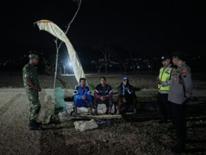Mbminvestigasi.com | Ciptakan Rasa Aman , Babinsa Tirtomoyo Malam Hari Pantau Wilayah