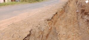 Mbminvestigasi.com | Pembangunan Drainase Ruas Jalan Adam Malik Di Sorot Tanah Galian Di Duga Di Jual & Belikan dan Bahkan Teguran Peratin Di Abaikan Dari Pihak Kontraktor