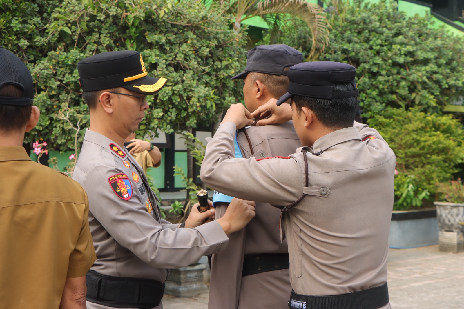 Mbminvestigasi.com | Polres Madiun Hadirkan 'Polisi Jogo Sekolah', Kolaborasi Cegah Bullying dan Narkoba Mbminvestigasi.com | Polres Madiun Hadirkan 'Polisi Jogo Sekolah', Kolaborasi Cegah Bullying dan Narkoba