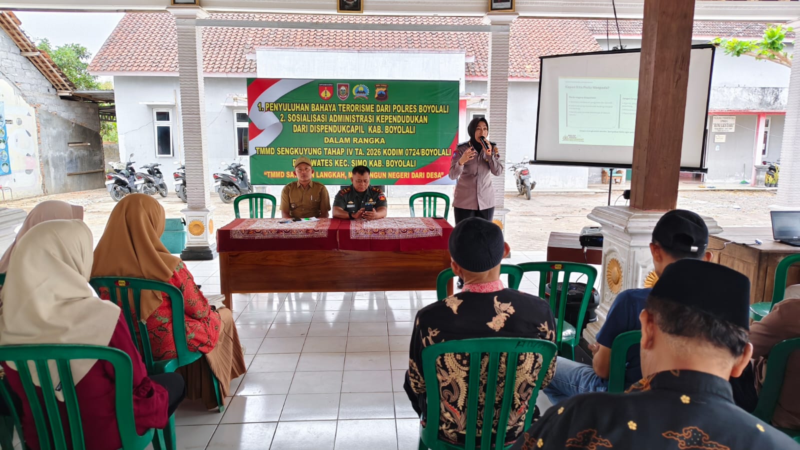 Mbminvestigasi.com | TMMD Sengkuyung IV Kodim Boyolali Bekali Warga Wawasan Anti Radikalisme dan Tertib Administrasi Kependudukan