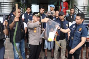 Mbminvestigasi.com | Kapolres Jakbar Kombes Pol Nasriadi Ungkap Tawuran Maut, 19 Orang Diamankan dan Satu DPO Diburu