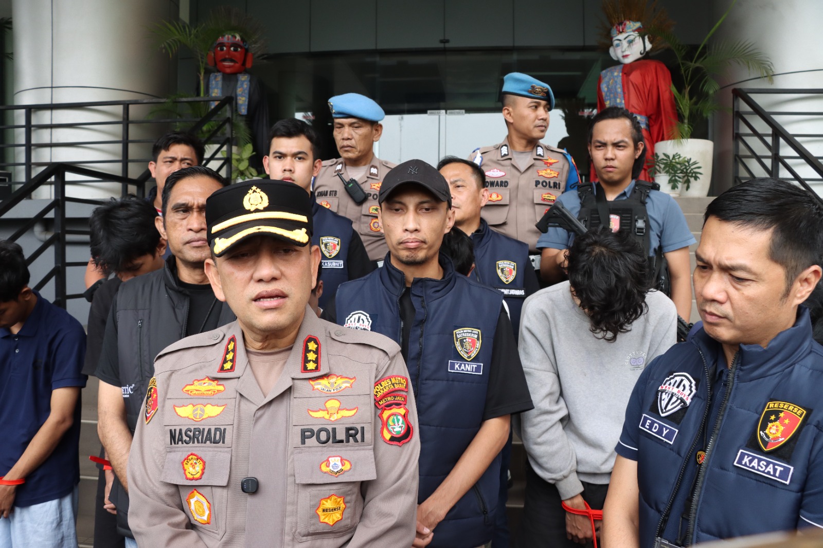 Mbminvestigasi.com | Kapolres Jakbar Kombes Pol Nasriadi Ungkap Tawuran Maut, 19 Orang Diamankan dan Satu DPO Diburu