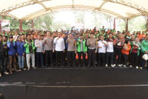 Mbminvestigasi.com | Silaturohmi Akbar Dengan Driver Ojol, Kapolres Pasuruan Sampaikan Pesan Kamtibmas Ingatkan Keselamatan