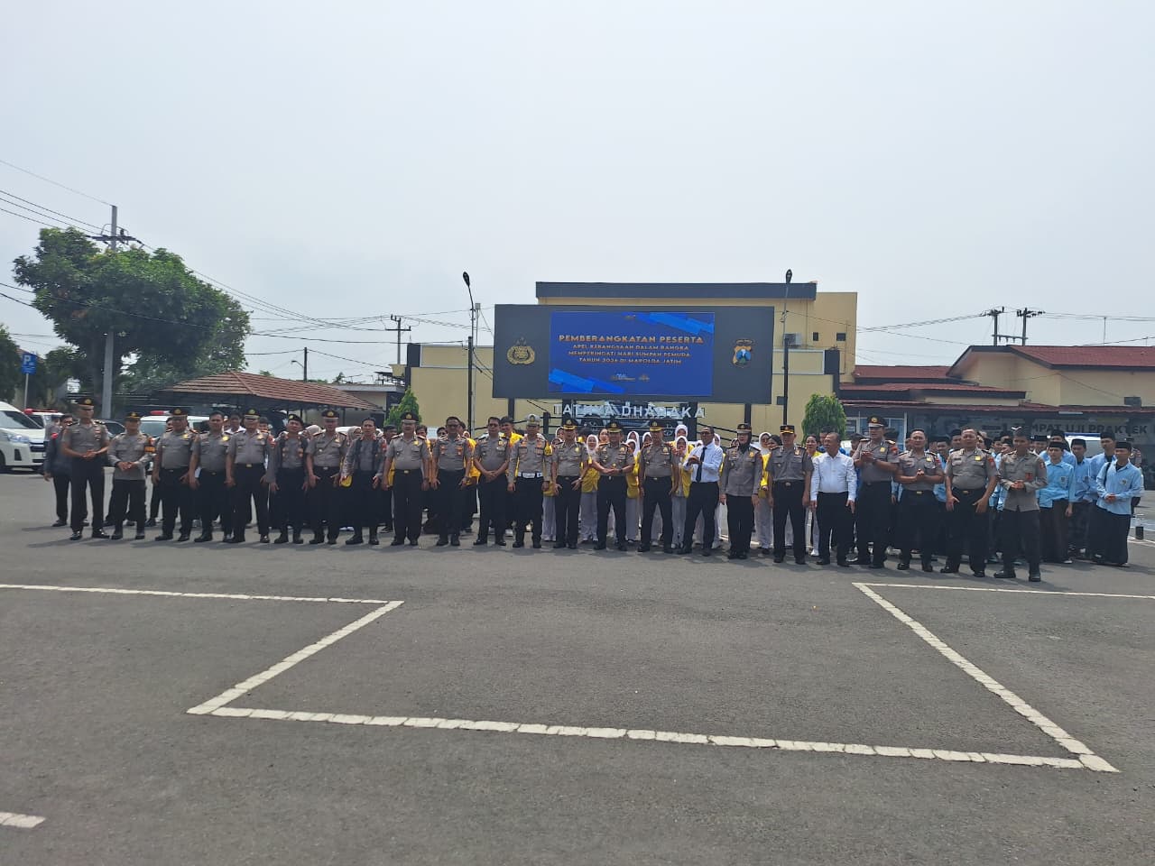 Mbminvestigasi.com | Kapolres Kediri Berangkatkan Ratusan Aktivis ke Apel Kebangsaan Jatim, Tekankan Persatuan Mbminvestigasi.com | Kapolres Kediri Berangkatkan Ratusan Aktivis ke Apel Kebangsaan Jatim, Tekankan Persatuan