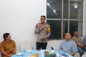 Mbminvestigasi.com | KUMPUL BERSAMA MASYARAKAT, KAPOLDA KEPRI SERAP ASPIRASI WARGA BENGKONG MELALUI NGOPI BARENG