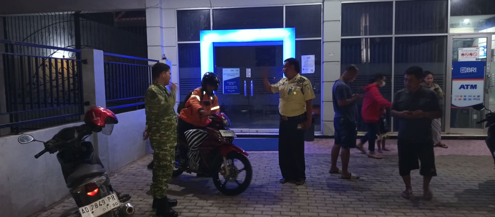 Mbminvestigasi.com | Patroli Malam Anggota Koramil 03/Ngadirojo Ciptakan Rasa Aman di Wilayah