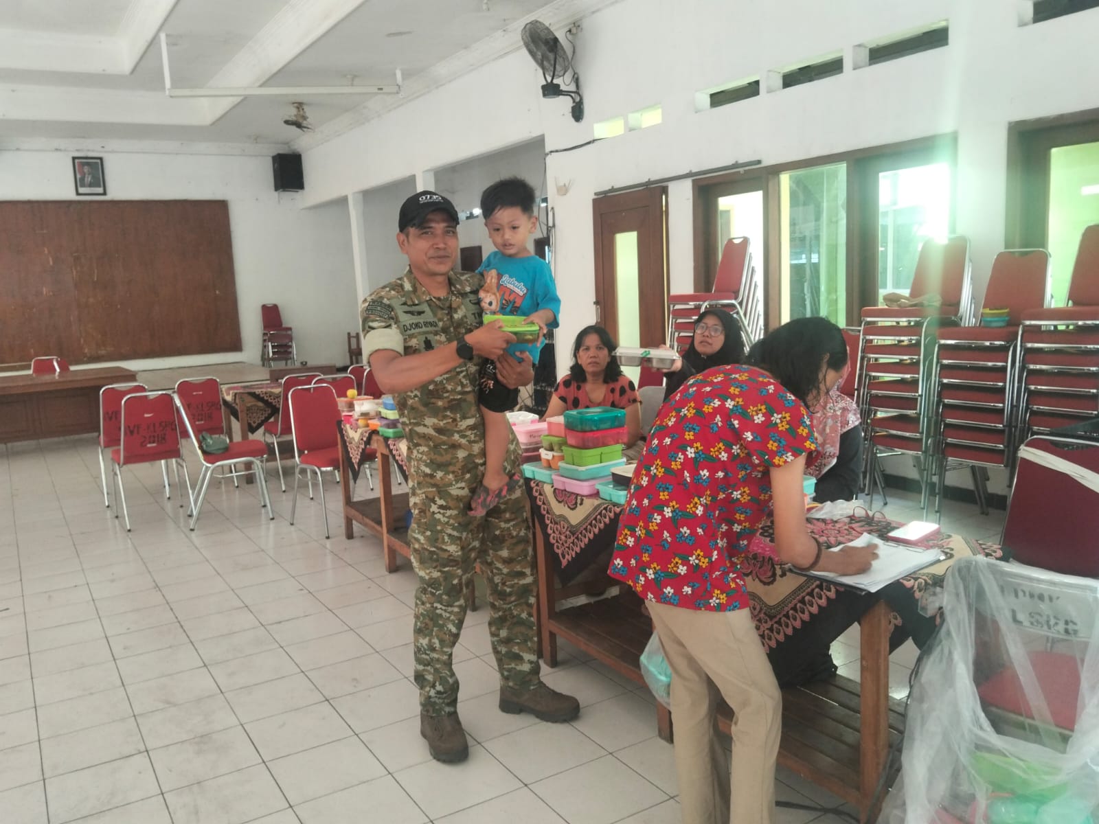 Mbminvestigasi.com | Peran Aktif Babinsa Serengan Dampingan MBG Bumil dan Balita Mbminvestigasi.com | Peran Aktif Babinsa Serengan Dampingan MBG Bumil dan Balita
