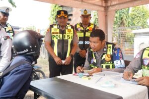 Mbminvestigasi.com | Ops Patuh Semeru, Kapolres Kediri Turun ke Jalan Kedepankan Edukasi Pengendara