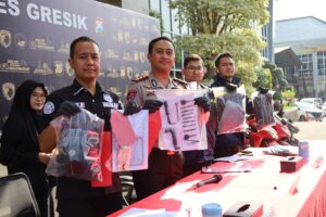 Mbminvestigasi.com | Polres Gresik Amankan 11 Tersangka Curanmor, Empat Motor Dikembalikan ke Korban