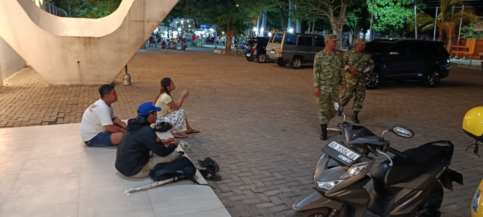 Mbminvestigasi.com | Babinsa Wonogiri Kota Gelar Patroli Malam, Memelihara Kamtibmas Mbminvestigasi.com | Babinsa Wonogiri Kota Gelar Patroli Malam, Memelihara Kamtibmas