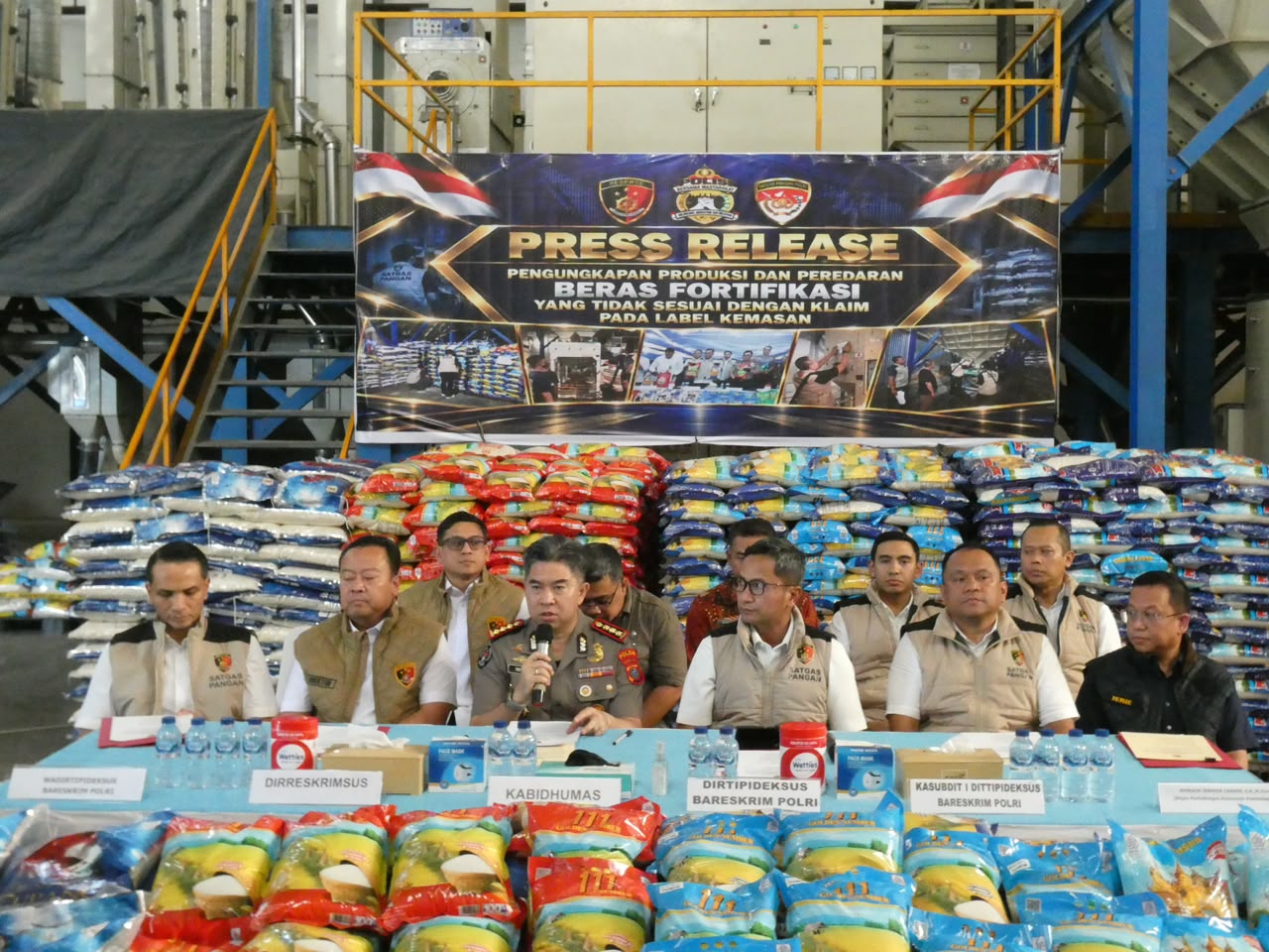 Mbminvestigasi.com | Polri Ungkap Produksi 525 Ton Beras Fortifikasi Tak Sesuai Label Mbminvestigasi.com | Polri Ungkap Produksi 525 Ton Beras Fortifikasi Tak Sesuai Label