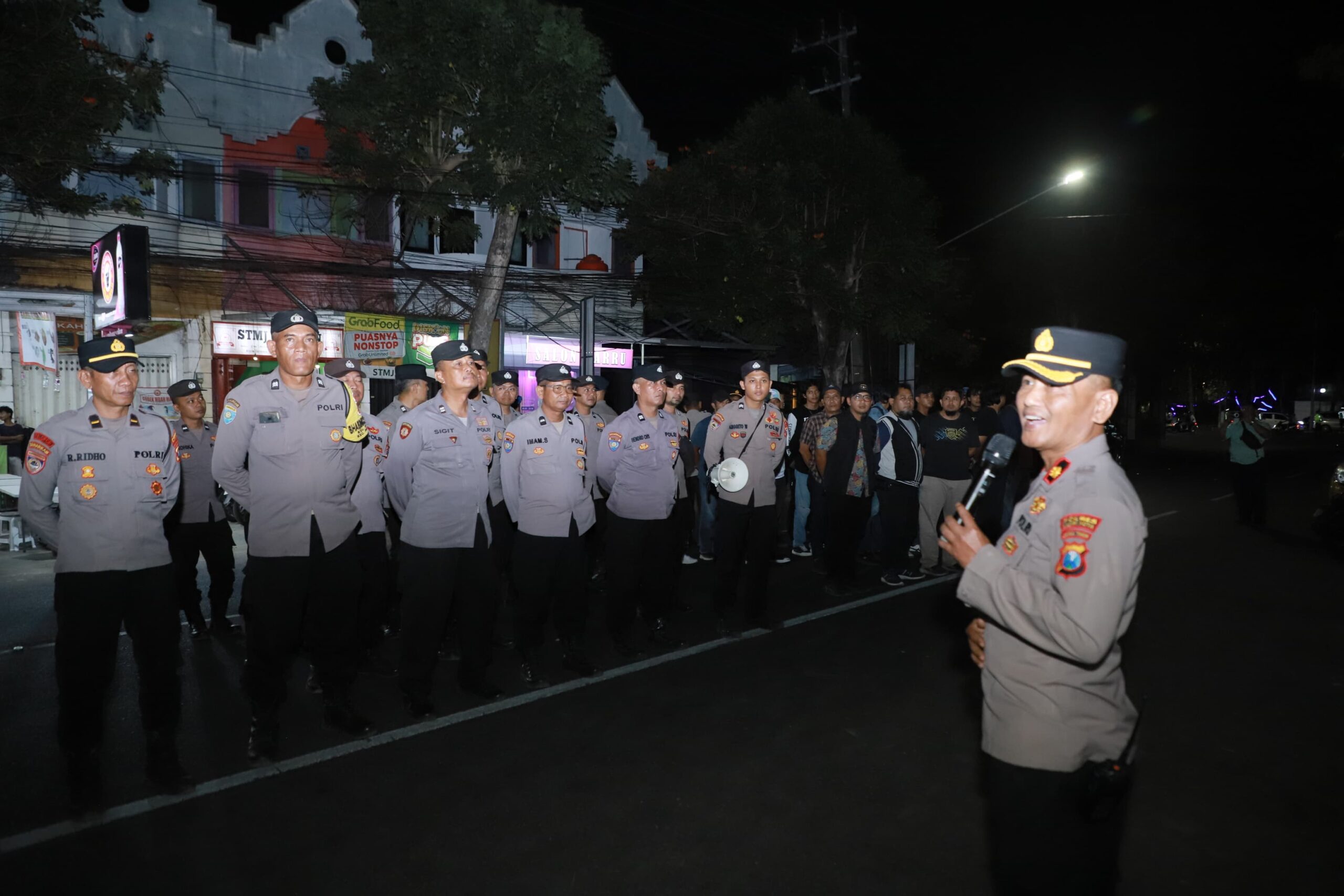 Mbminvestigasi.com | Pengamanan Berlapis di Stadion Brawijaya, Polres Kediri Kota Pastikan Laga Persik Vs Persita Kondusif Mbminvestigasi.com | Pengamanan Berlapis di Stadion Brawijaya, Polres Kediri Kota Pastikan Laga Persik Vs Persita Kondusif